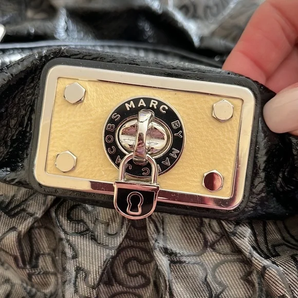 Marc by Marc Jacobs Handbag - Picture 2 of 10